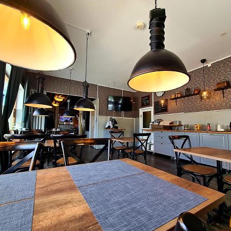 Dala-Jaerna Hotell Och Vandrarhem Zewnętrze zdjęcie