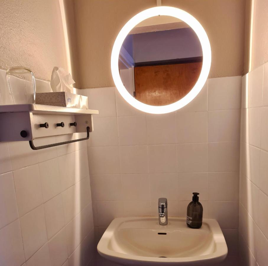 Dala-Jaerna Hotell Och Vandrarhem Zewnętrze zdjęcie