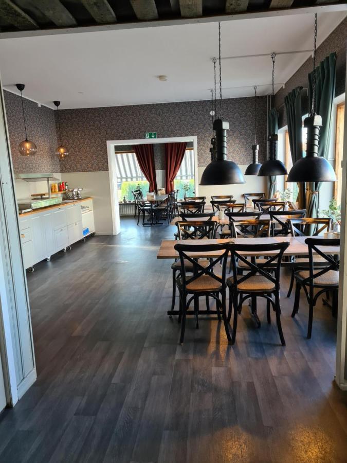 Dala-Jaerna Hotell Och Vandrarhem Zewnętrze zdjęcie